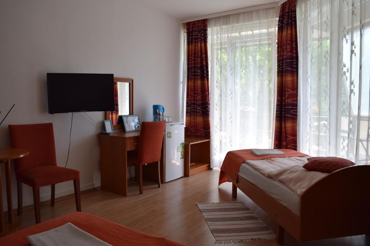Belvarosi Panzio Siofok Bagian luar foto