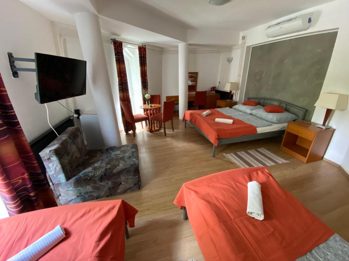 Belvarosi Panzio Siofok Bagian luar foto